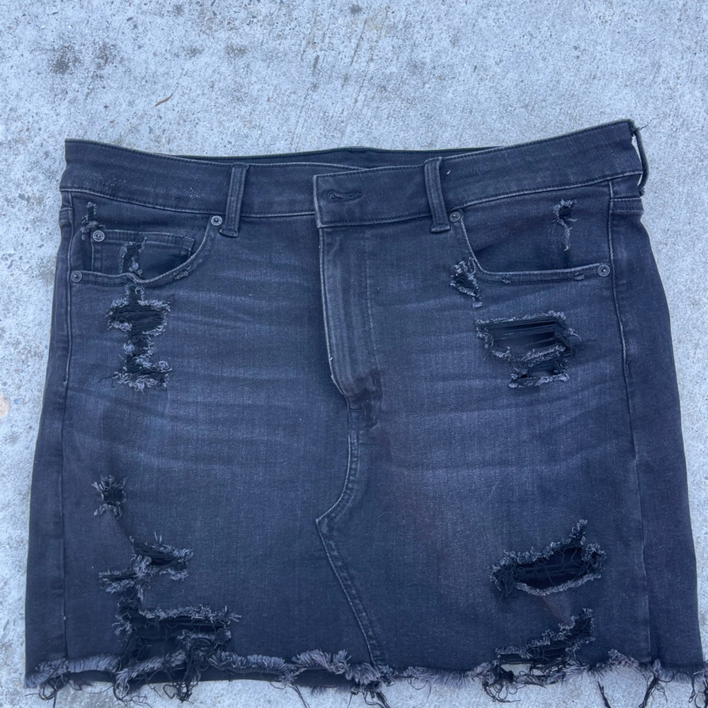 American Eagle - Black Denim Skirt